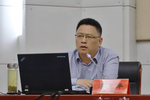 http://www.whsu.edu.cn/__local/1/F5/AC/8F4F4D135F790CB81D623C380FD_77789EEC_BC344.jpg